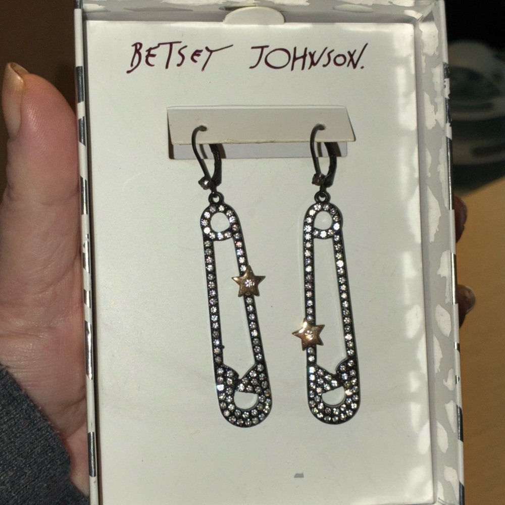 BETSEY JOHNSON Punk Crystal-Studded  Hematite Dangle Safety Pin Earrings NEW NWT